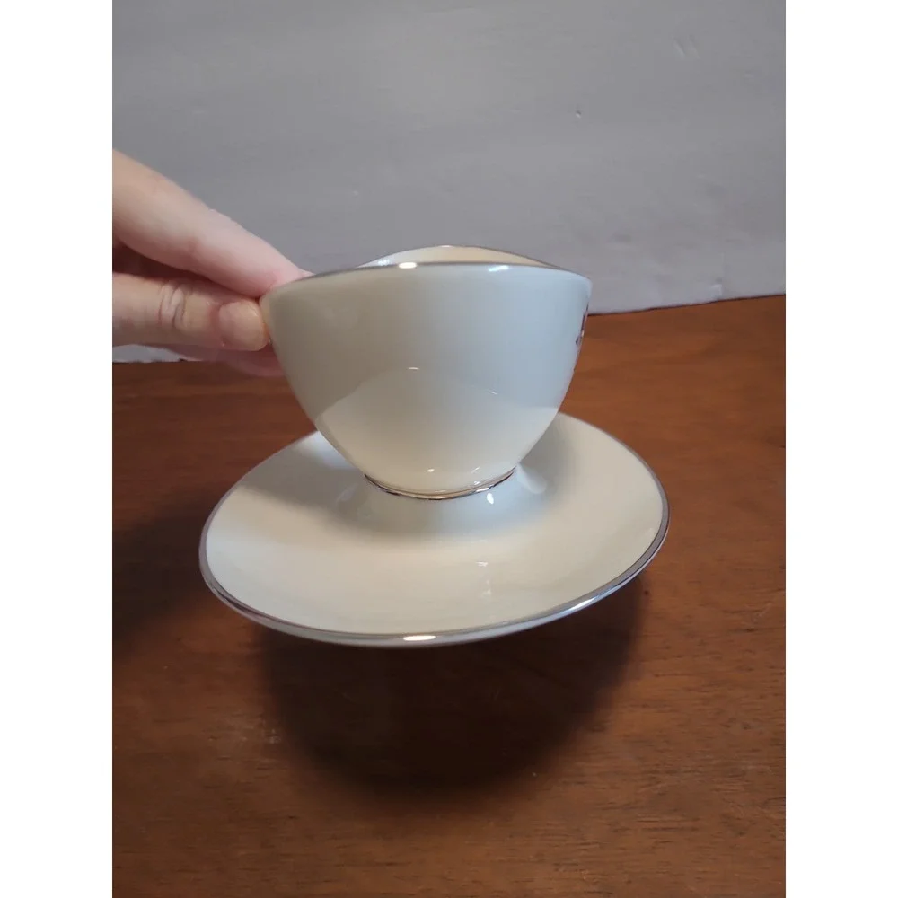 VINTAGE LENOX PRINCESS X516 OVAL GRAVY BOAT W ATTACHED UNDERPLATE Floral Gray